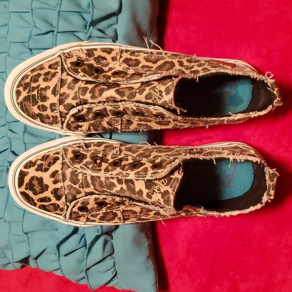 Blowfish Malibu Sneaker size 10